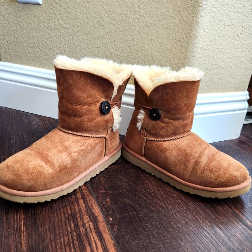 Women's Ugg Mini Bailey Button Boots